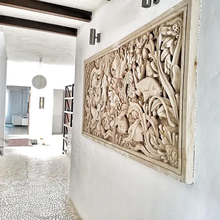 No 23 Lajares, The Bali House * La Oliva