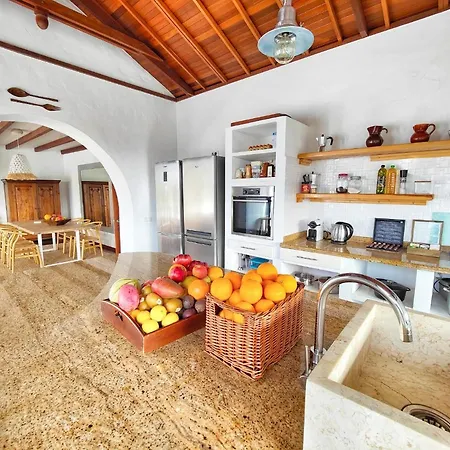 No 23 Lajares, The Bali House Villa