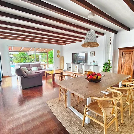 No 23 Lajares, The Bali House Villa La Oliva
